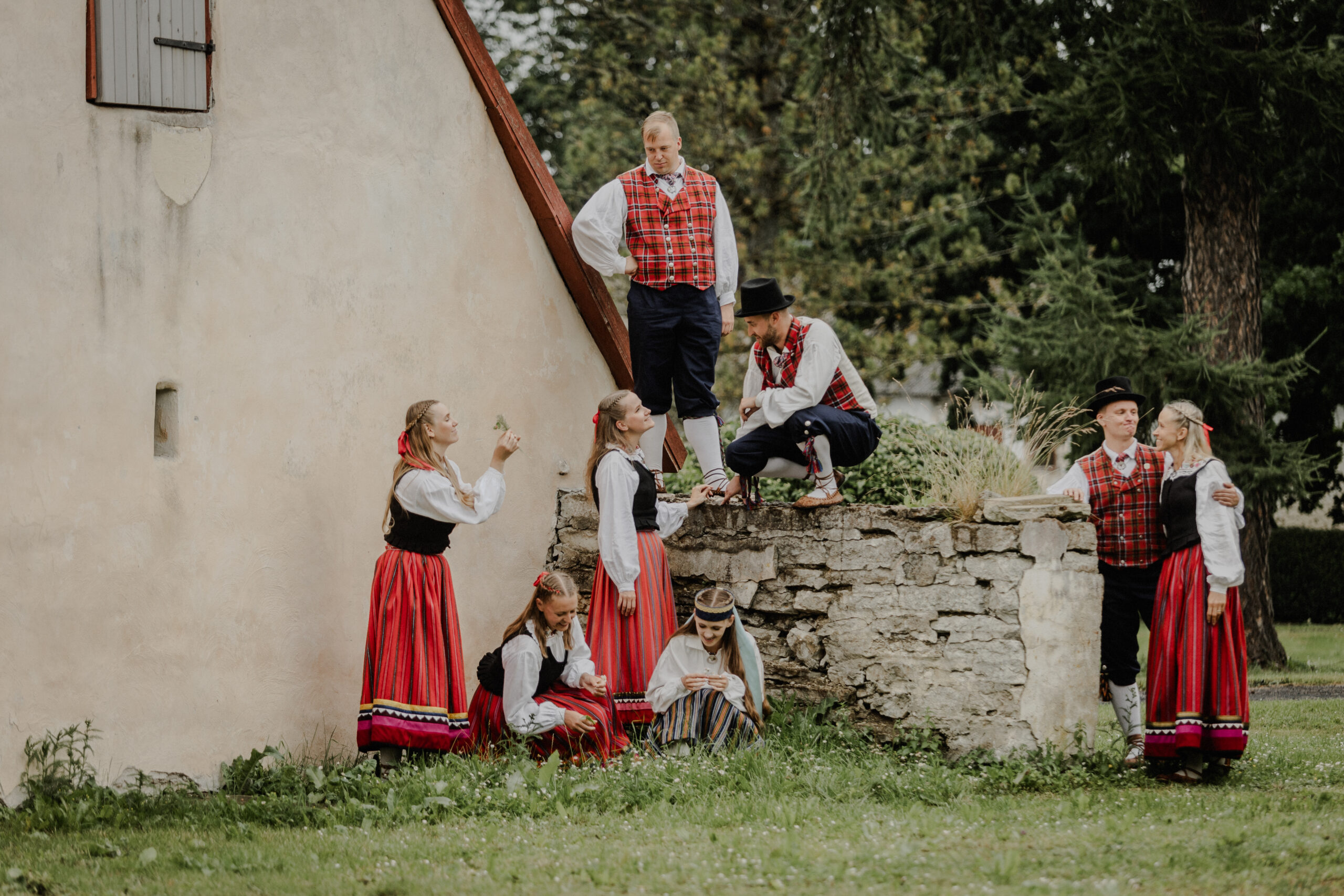 Tantsuansambel Lee Kostivere mõisas. 07.07.2025